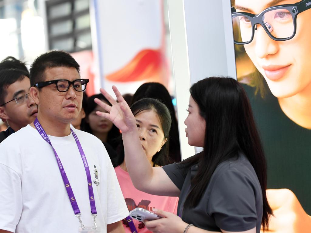 記者來信：從一副走紅的AI眼鏡說開去