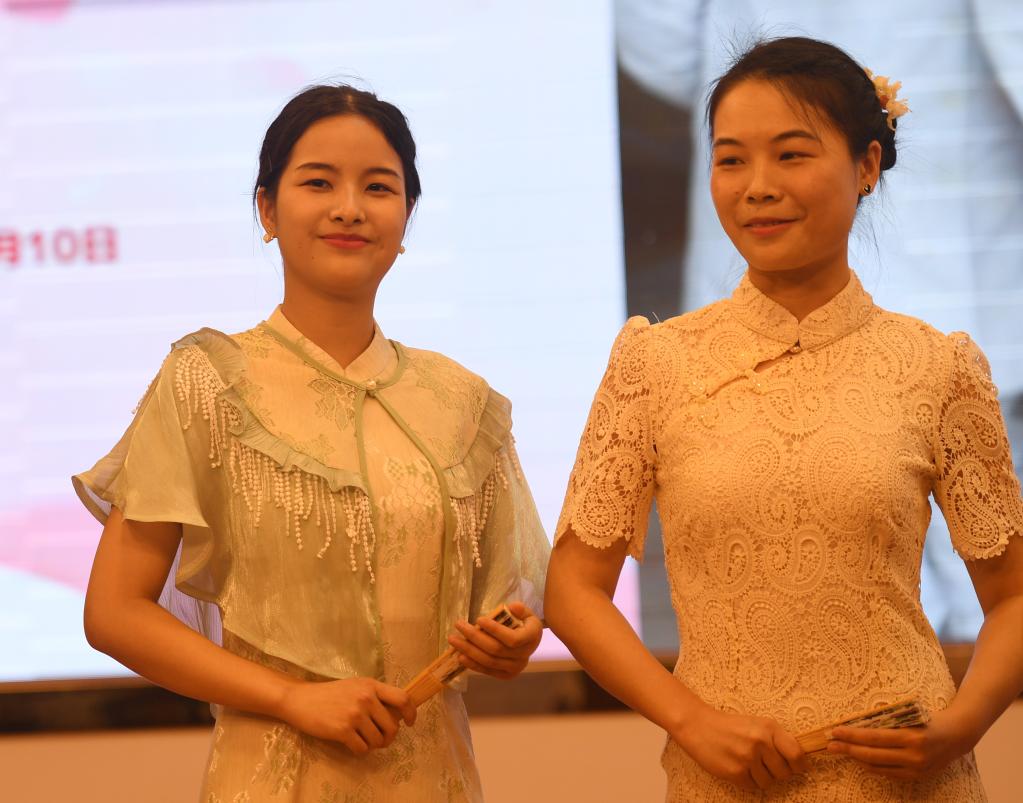 艾滋病房里的“00后”護士